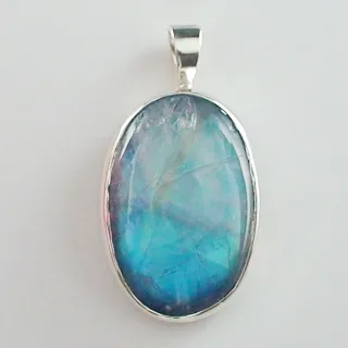 935 Silber Anhänger mit 13,38 ct. Mondstein – Handgefertigter Silberanhänger mit blauem Mondstein aus Sri Lanka