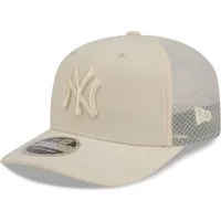 New Era Snapback Cap 9Seventy Trucker New York Yankees