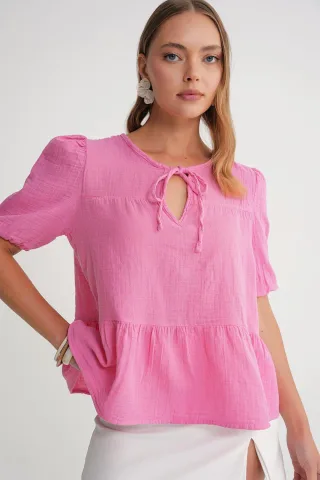 Strukturierte Musselin Rundhalsbluse mit Binde-Detail