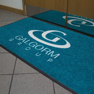 Logomatte Designbare Eingangsmatte mit Logo | Größe: 1.15 m x 1.75 m