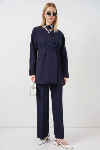 Lange taillierte V-Ausschnittjacke