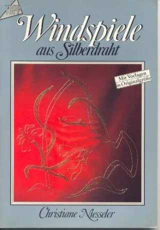 Windspiele aus Silberdraht.