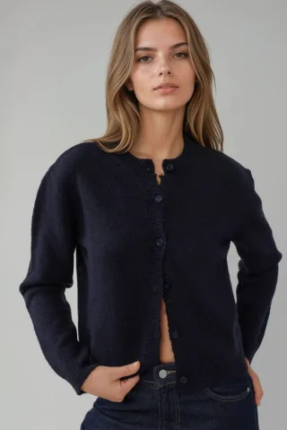 Rundhals-Strickjacke mit weichem Griff