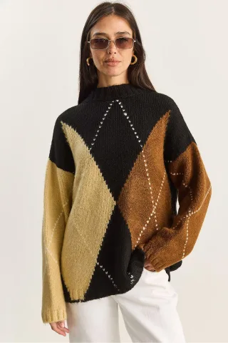 Übergroßer gestrickter Pullover mit Rautenmuster