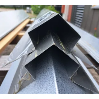 Firstblech | Aluminium | 1,40 m Länge | Graualuminium ( RAL 9007 )