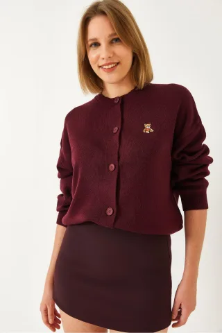 Bestickter Knopfleiste-Rippstrickcardigan