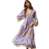 Charis Moda Sommerkleid Langes Kleid im Bohème-Print mit Pompons und Spitze