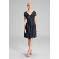 Hey Kyla Cocktailkleid - Besticktes Chiffonkleid mit kurzen Ärmeln Taillierter Schnitt mit fließendem Rockteil