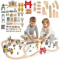 Mamabrum Spielzeug-Eisenbahn Mamabrum Stadt-Holzeisenbahn mit Elektrozug & Kran, (81-tlg)
