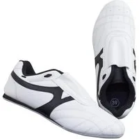 BAY-Sports Budo Max Kampfsportschuhe weiß Slipper Karate Taekwondo Sneaker Sneaker (Paar) mit Schürung, Budoschuhe, Leichte Sportschuhe