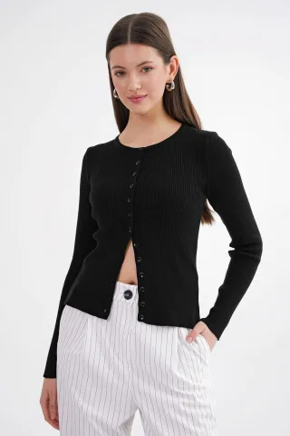 Knopf-ähnlicher Slim-Fit Rippstrick-Cardigan