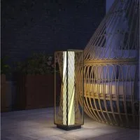 Outsunny LED Solarleuchte aus Rattan, mit Lichtsensor, 25 LEDs, im Boho-Stil, LED fest integriert, IP44 spritzwassergeschützt, für Garten, Balkon, Außen, Rasen, Hof