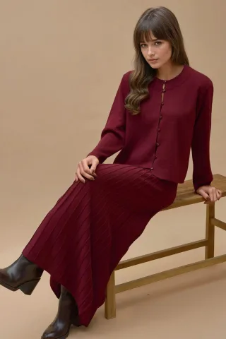 Strick-Pullover-Set mit Rundhalsausschnitt und ausgestelltem Rock