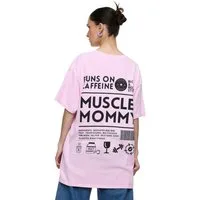 Worldclassca T-Shirt Worldclassca Oversized Print MUSCLE MOMMY T-Shirt lang Sommer Oberteil PRINT - MUSCLE HOMMY - RUNS ON CAFFINE