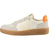 VEJA Veja V-82 Leather Sneaker