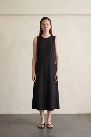 Rückenbetontes Midi-Kleid