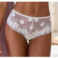 Nuance by Lascana Panty mit edler Stickereispitze in floraler Optik