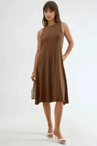 Ärmelloses Midi-Kleid mit Taschen