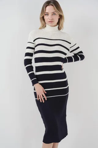 Ripp gestreiftes Rollkragen-Midi-Strickkleid