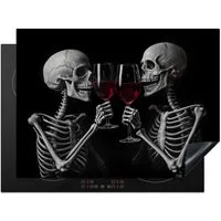 MuchoWow Herd-Abdeckplatte Skelette - Wein - Prost - Totenkopf - Schwarz, Vinyl, (1 tlg), Küche Herdabdeckung Ceranfeld Induktionsfeld Vinyl, 65x50 cm
