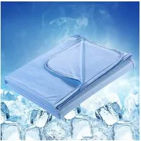 Elegear Sommerbettdecke kühldecken zum schlafen kühlende bettdecke sommerdecke 150x200/200x220, Bezug: ‎Oberfläche: 75% Nylon 25% Polyester, Rückseite: 100% natürliche Bambusfaser, kühldecke sommer, Q-Max>0,5, Atmungsaktive Sofadecke, Reisedecke