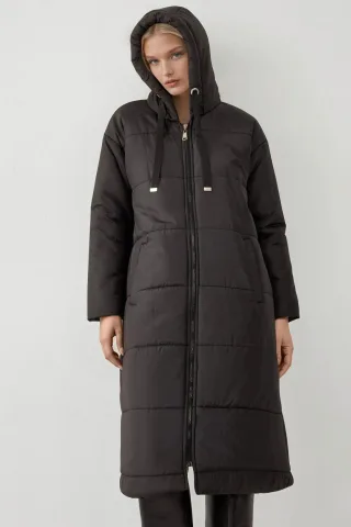 Langer Kapuzen-Puffer-Daunenmantel