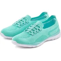 LASCANA Slipper, Halbschuh, Slip-On-Sneaker, Sneaker aus leichtem Textil-Material VEGAN