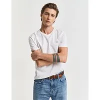 Gant T-Shirt SLIM SHIELD V-NECK T-SHIRT mit einer kleinen Logostickerei auf der Brust