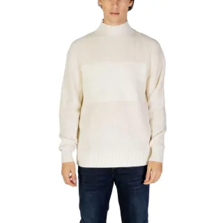 Stehkragenpullover mit Rippstrick