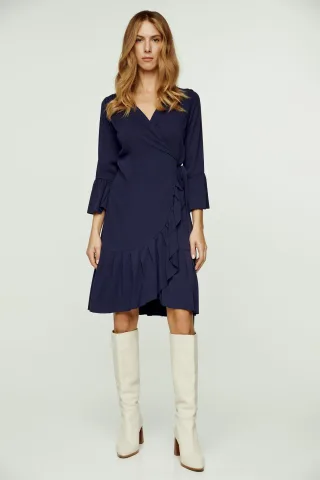 Marineblaues Wickelkleid aus Viskose mit Glockenärmeln.
