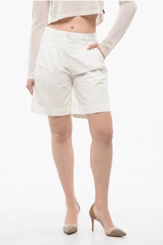 Doppelt plissierte Stretch-Shorts in Weiß