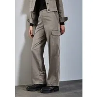 STREET ONE Cargohose in schimmernder Optik
