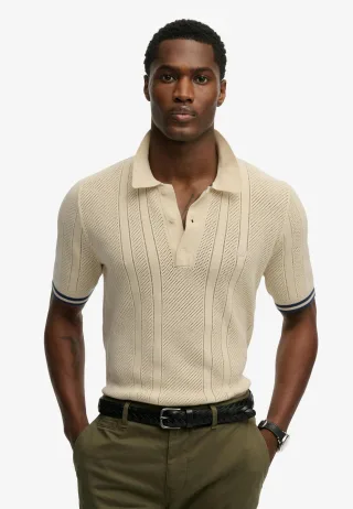 Superdry - Kurzärmeliges Strick-Polohemd mit Struktur hafer beige - Gr. - XL