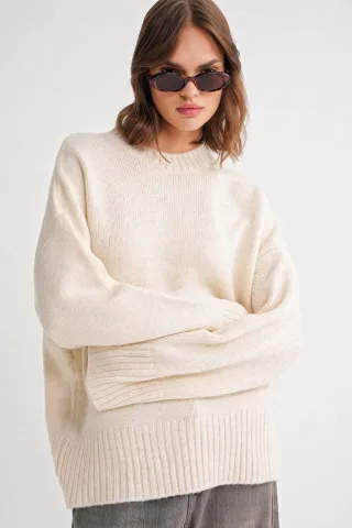 Oversized Rippstrickpullover mit Rundhalsausschnitt