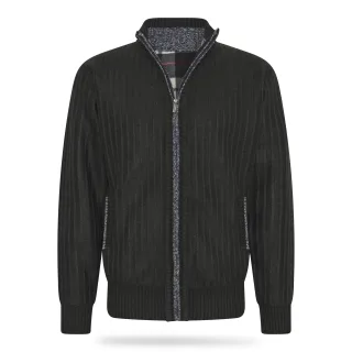 Cappuccino Italia Bounded Jacket für Herren. Die Bounded Jacke besteht zu 100 % aus Polyester und hat einen klassischen Schnitt.