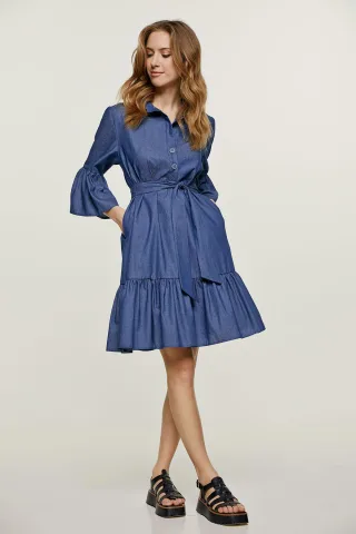 Denim Kleid mit Glockenärmeln und Rüschensaum