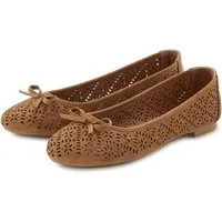 LASCANA Slip-On-Sneaker, Freizeitschuh, Slipper, Halbschuh, Ballerina mit kleinen Cut-Outs VEGAN