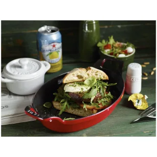 Staub Specialities Ofenform 24 cm, oval, Kirsch-Rot, Gusseisen