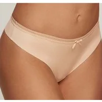 s.Oliver String SEAMLESS mit nahtloser Verarbeitung und hübscher Spitzenborte