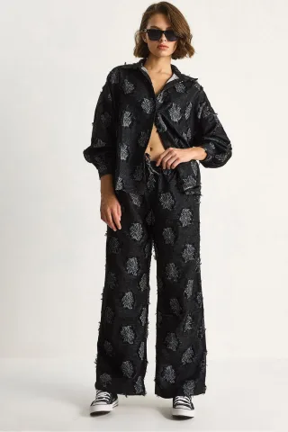 Besticktes Oversized-Shirt und weit geschnittene Hose im Set