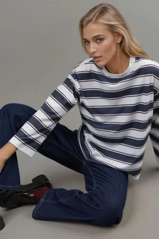 Gestreiftes Rundhals Langarm-T-Shirt