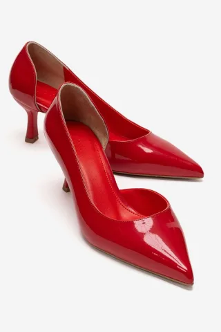 Arel Spitzer Pumps