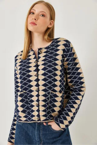 Rippstrukturiertes, gemustertes Kurzes Cardigan mit Knopfverschluss