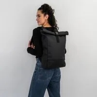 Johnny Urban Cityrucksack Harvey Medium, Rolltop Damen Herren, Laptop Fach (1-tlg), Wasserabweisend