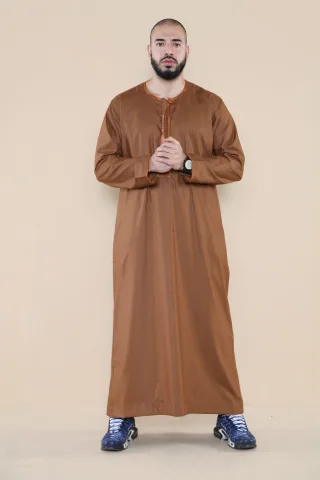 Herren Braun Jubba Saudi Islamisch Arabisch Eid Emirati Kaftan Jubbah Quaste Robe