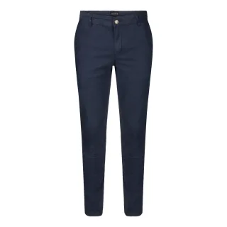 Herren Chino von der Marke Presly & Sun. Die Chino von Presly & Sun besteht aus Bio-Baumwolle und Elastan und hat eine schmale Passform. Die weiche Baumwolle und das Elastan sorgen für einen hohen Tragekomfort. Marke: Presly & SunModellname: Samuel C