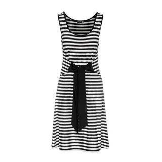 Gestreiftes Kleid mit Bindegürtel