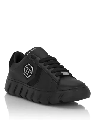 Schwarz