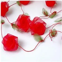 Deko AS Dekofigur Hochzeitsdeko Rosengirlande - rot - 2,5 m - 13 Rosen - 93122 30