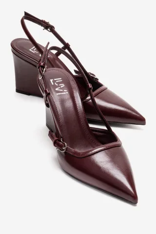 Celia Spitzer Zehenbereich Keilabsatz Pumps (Damen)